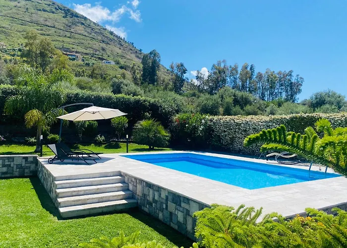 Flale's House * Чефалу